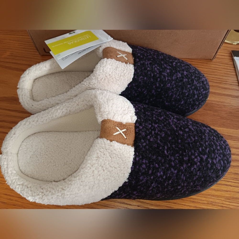 Cozy Women's Slippers in Purple and Black US 11 XL. New